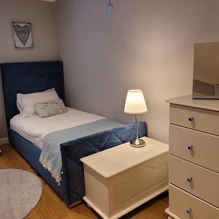 Three Bedroom Apartment By Beautiful Park London Exterior photo