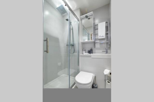 Three Bedroom Apartment By Beautiful Park London Exterior photo