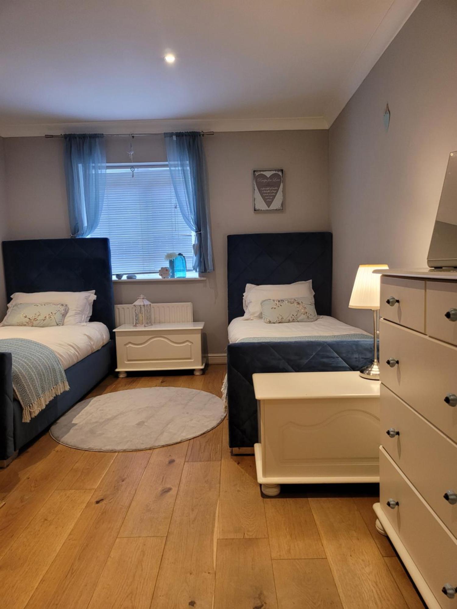 Three Bedroom Apartment By Beautiful Park London Exterior photo